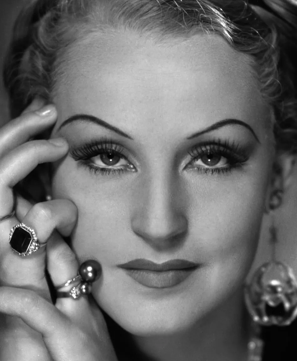 MV5BZDNhY2YxZTMtNmE4ZC00YjA2LWI2YTEtOTlkYjA3OTg3NTk2XkEyXkFqcGc@._V1_